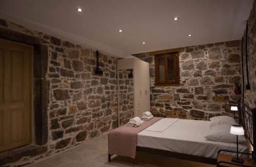Olympi Apartment | Stone Olympi Lodges - Chios Cozy Hideaways