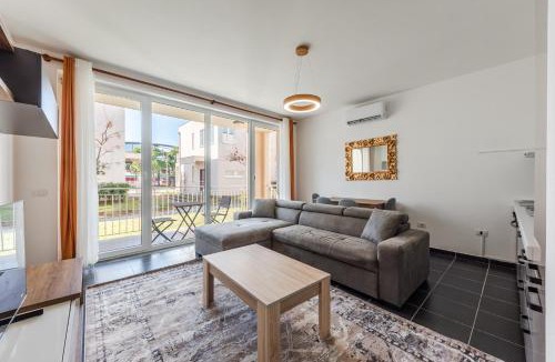 Sakës Apartment | Blue Haven Talea by PikHost