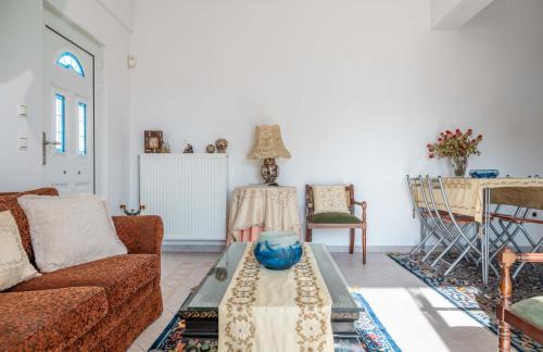 Assos-Lechaio Apartment | Villa Luna, Sea Views & Open Skies in Kato Assos