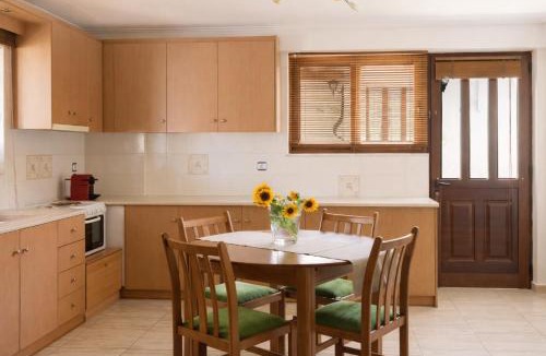 Paiania Apartment | Apartment in Peania (15min from Airport)