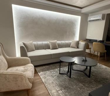 Mbrostar-Urë Apartment | Oasis Apartament
