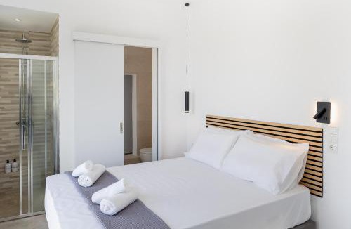 Plaka Apartment | Naxos Cube Villa Panoramic Views Maisonette with Sea View 2 min walk to Plaka Beach