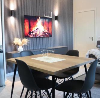 Tirana Apartment | Fior Apartment with Balcony View