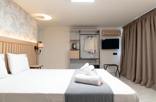 Olymbiaki Akti Hotel | Aqua Beachfront Elegant Hotel