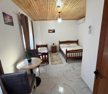 Koman House | Xhoen guesthouse