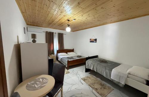 Koman House | Xhoen guesthouse
