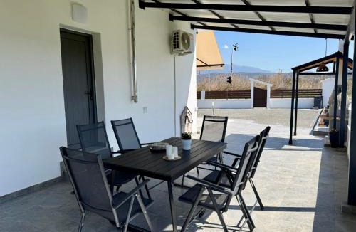 Xifiani House | Eunoia Homestay & BnB - Loutra Pozar, Aridaia