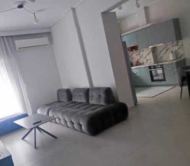 Larissa Apartment | Urban Elegance