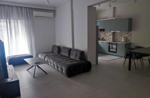 Larissa Apartment | Urban Elegance
