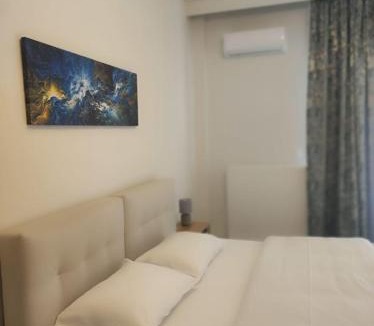 Larissa Apartment | Urban Elegance