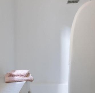 Kato Aprovatou Apartment | Villa AVRA, a serene Cycladic villa with private pool overlooking the Aegean Sea