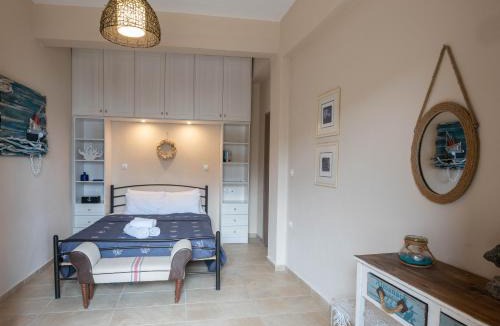 Plaka Apartment | Plaka on the Water - 2 Apts for Families