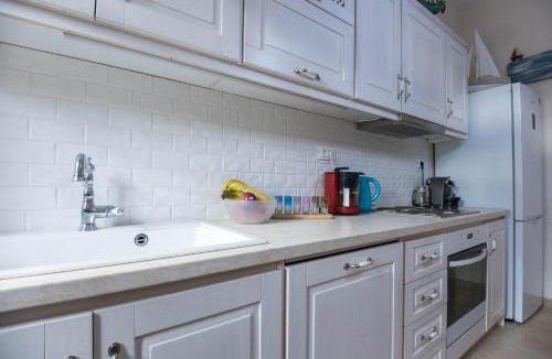 Plaka Apartment | Plaka on the Water - 2 Apts for Families