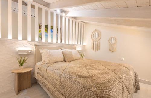 Pythagorion Apartment | Pythagoreio Blue Street Upper Floor Apartment