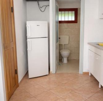 Mbrostar-Urë House | Sota Beach Rooms
