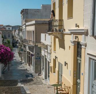 Ermoupoli Apartment | Domino