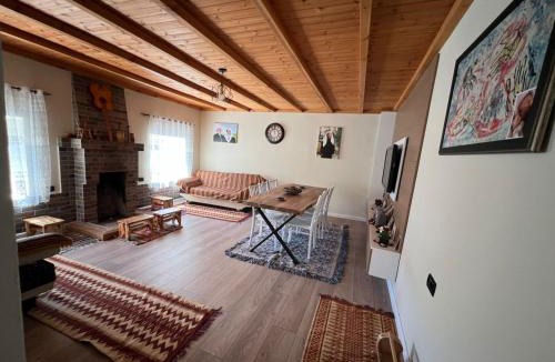 Librazhd House | Bujtina Seyna