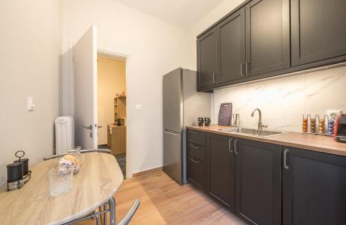 Kinosargous Apartment | Eudoxus Haus