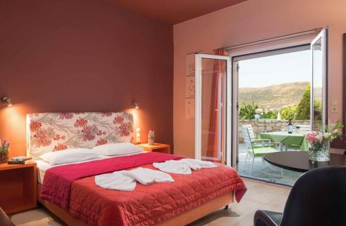 Limeniskos Apartment | Petritos Rooms and Studios
