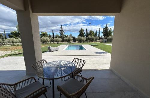Kontsika Villa | Olive Grove Villas Galaxidi