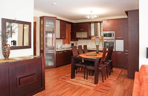 Grevena Apartment | Central Grevena Retreat with Mountain Views