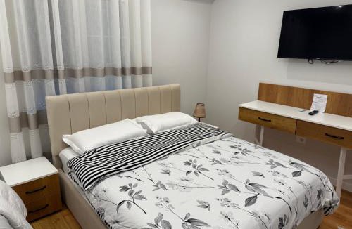 Kamez House | Guest House White Villa