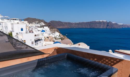 Oia House | Villa Oasis Oia with Caldera View