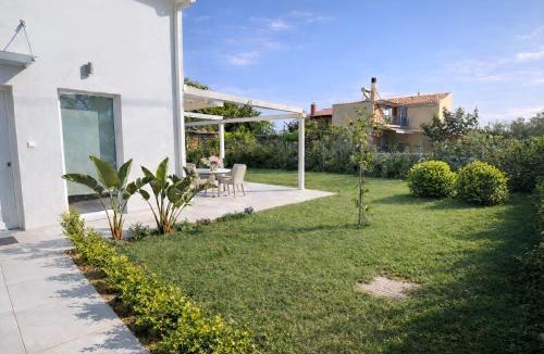 Nea Makri Villa | A Private Garden Villa near Athens Airport and the Beach