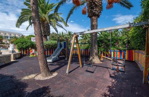 Gourna Hotel | Crithoni's Paradise Hotel