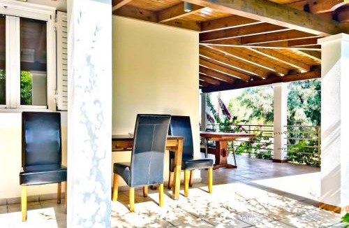 Katakolo House | Demar Rooms & Apartments