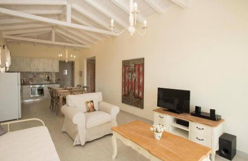 Lefktron Apartment | Poliana Estate Villas