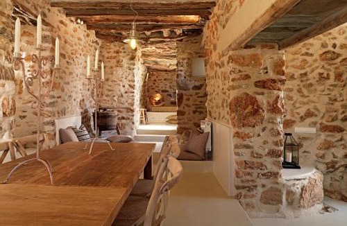 Folegandros Town Hotel | Themonies Luxury Suites