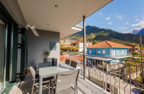 Konitsa Apartment | White lavender house