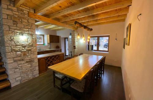 Jala Villa | Villa Rovishta