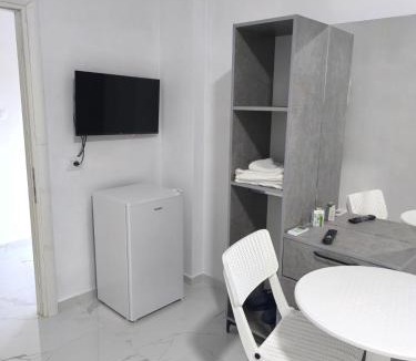 Delvine Apartment | Delvina Central Rooms by Mira
