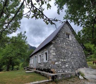 Theth House | Guest House Emanueli