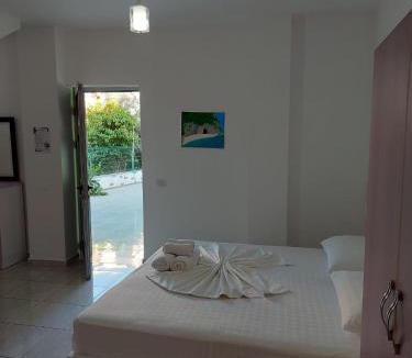 Vlore Cabin | TRiAD