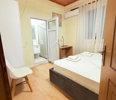 Shkoder House | La Piscina