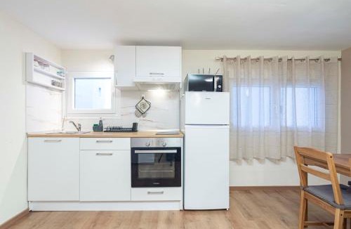 Ampelokipoi-Menemeni Apartment | Quiet 7-hills