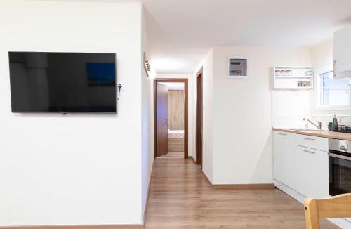 Ampelokipoi-Menemeni Apartment | Quiet 7-hills