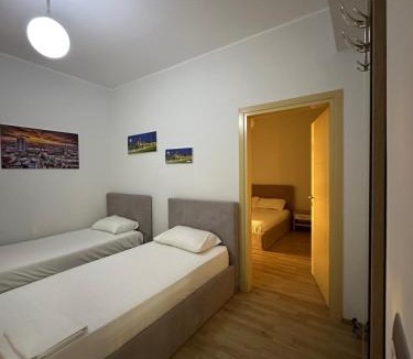 Mbrostar-Urë Hotel | Hotel Aulona