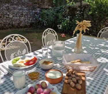 Gjirokaster House | Zhulat Ecovillage - Guesthouse