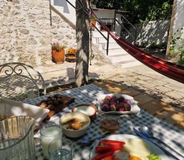 Gjirokaster House | Zhulat Ecovillage - Guesthouse