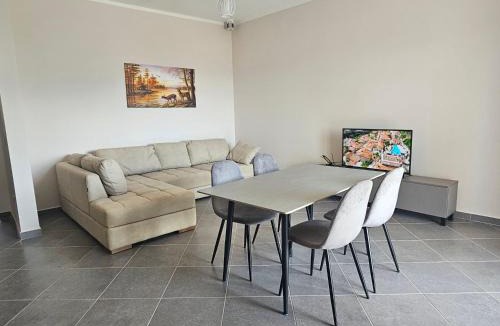 Tragjas Villa | Vila Pulo