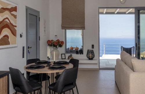 Exomvourgo Villa | Tinian Sunset Suite