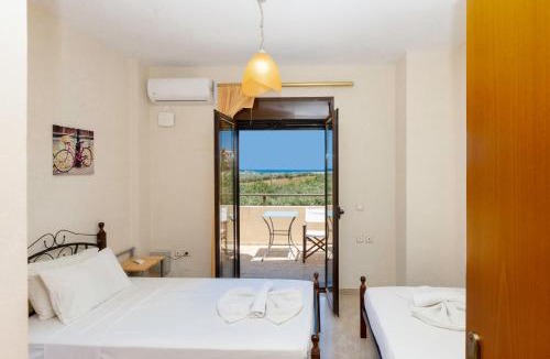 Kavallos House | The Lake House - Private Pool & Views near Kournas