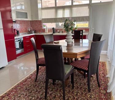 Ampelokipoi-Menemeni Apartment | Η Βεράντα