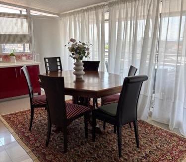 Ampelokipoi-Menemeni Apartment | Η Βεράντα