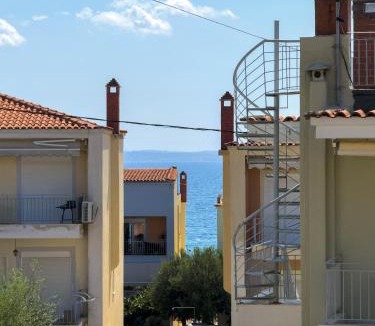 Gerakini Apartment | Sun, Sea & Space 100m to beach!