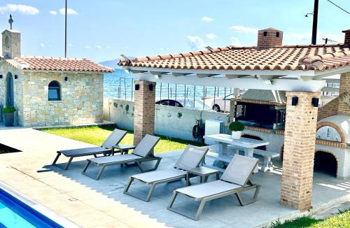 Oropos Apartment | Costa Kalamos Suites